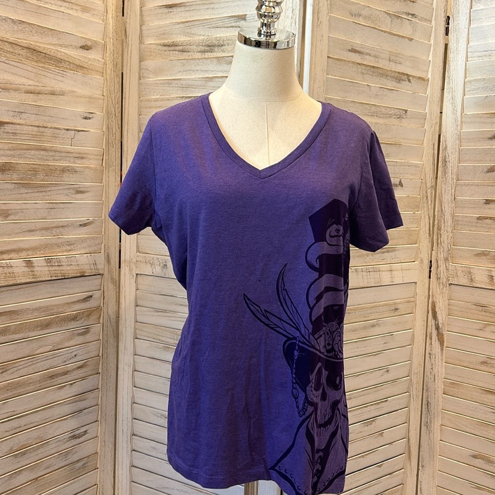 Universal Studios Theme Park Mardi Gras 2024 V-Neck Graphic Tee Shirt